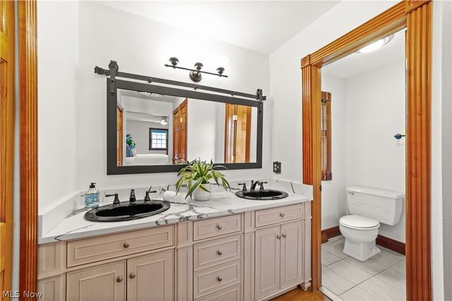 8730 Bainbridge Road, Chagrin Falls, OH 44023