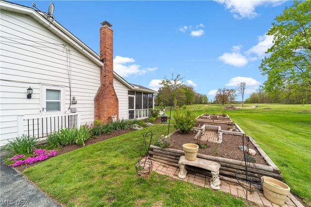 8730 Bainbridge Road, Chagrin Falls, OH 44023
