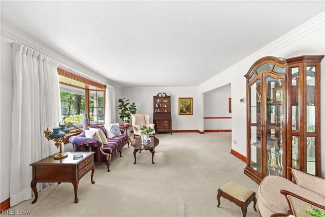8730 Bainbridge Road, Chagrin Falls, OH 44023