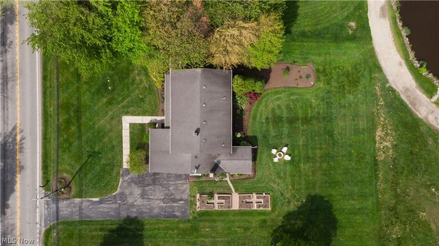 8730 Bainbridge Road, Chagrin Falls, OH 44023