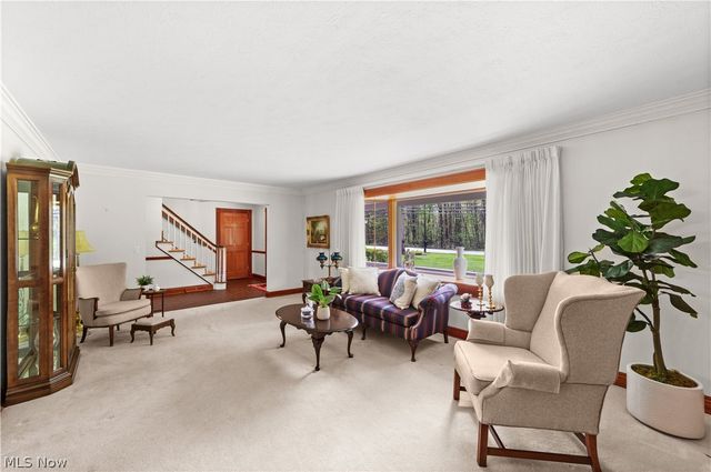 8730 Bainbridge Road, Chagrin Falls, OH 44023