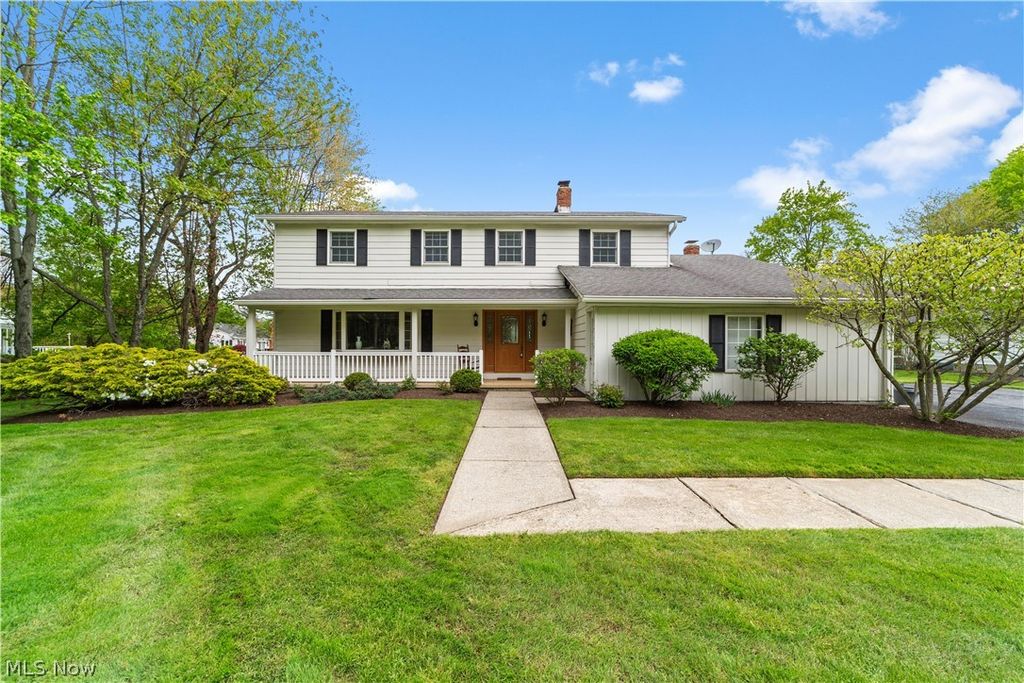 8730 Bainbridge Road, Chagrin Falls, OH 44023