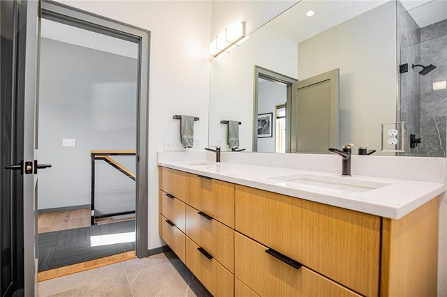 230 SE 7th Street, Bentonville, AR 72712