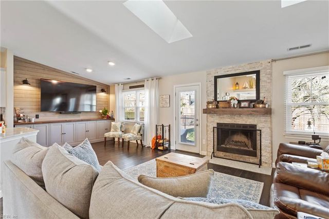 2176 Teasdale DR, Virginia Beach, VA 23454