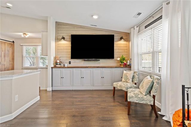 2176 Teasdale DR, Virginia Beach, VA 23454