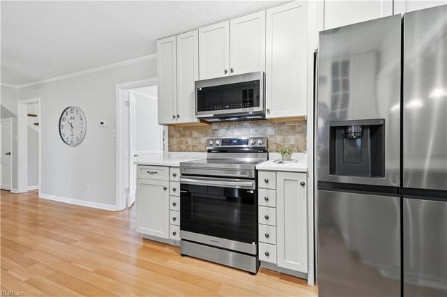 705 Downing LN, Virginia Beach, VA 23452