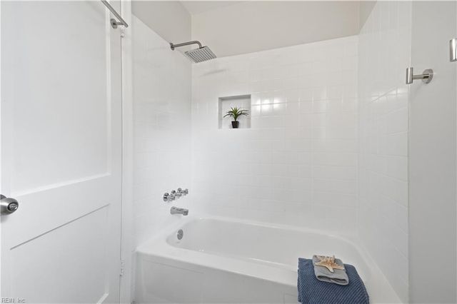705 Downing LN, Virginia Beach, VA 23452