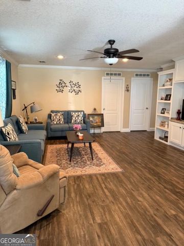 50 Meadow View Street, Newnan, GA 30263