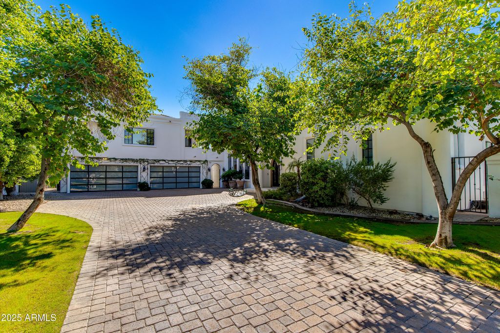 4725 N LAUNFAL Avenue, Phoenix, AZ 85018