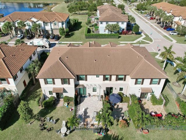 5327 Santa Maria Avenue, Boynton Beach, FL 33436