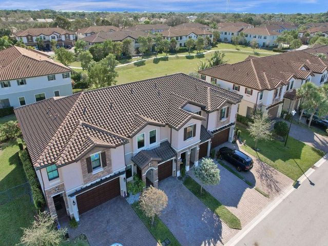 5327 Santa Maria Avenue, Boynton Beach, FL 33436