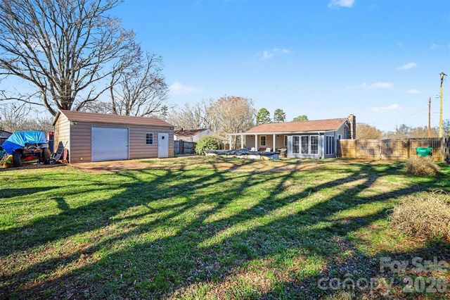 410 E Indiana Avenue, Bessemer City, NC 28016