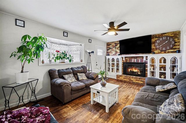 410 E Indiana Avenue, Bessemer City, NC 28016