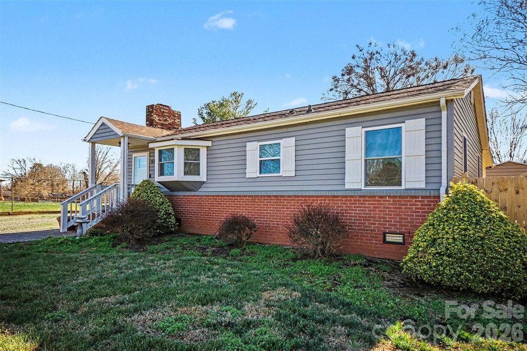 410 E Indiana Avenue, Bessemer City, NC 28016