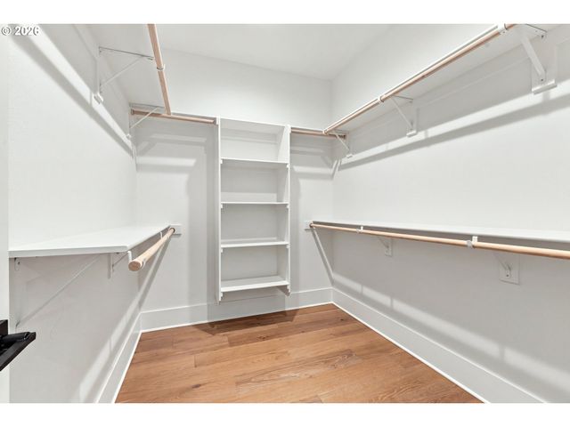 3533 Ne HASSALO St, Portland, OR 97232