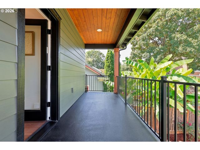 3533 Ne HASSALO St, Portland, OR 97232