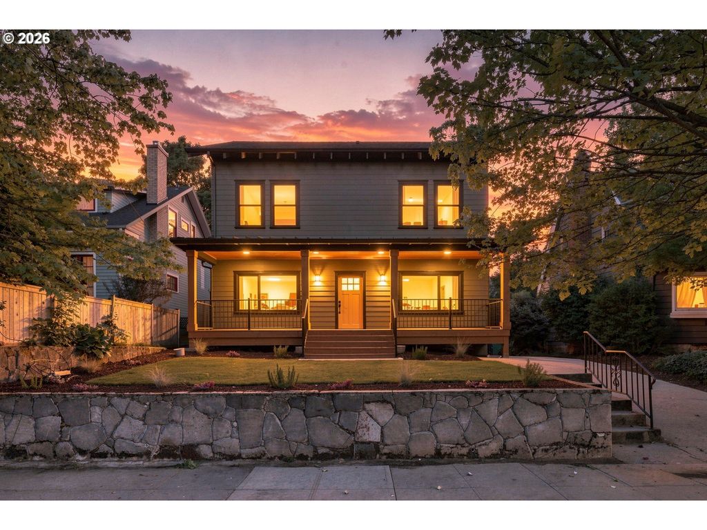 3533 Ne HASSALO St, Portland, OR 97232