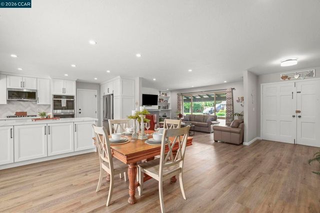 5187 Greenmeadow Dr, Concord, CA 94521