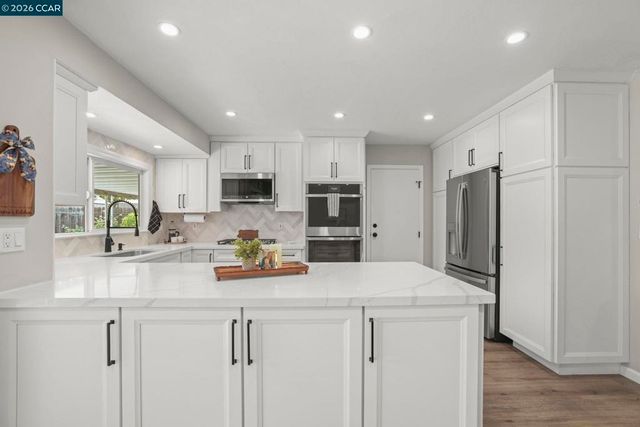 5187 Greenmeadow Dr, Concord, CA 94521