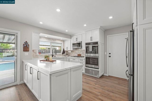 5187 Greenmeadow Dr, Concord, CA 94521