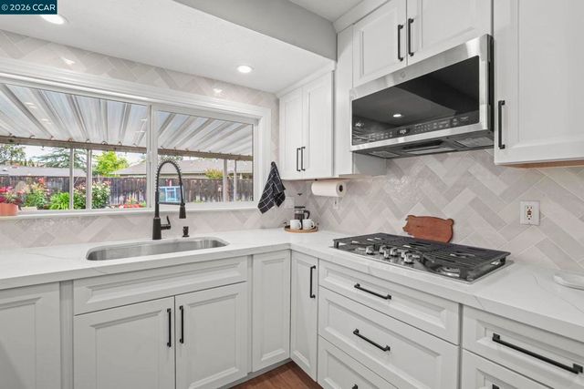 5187 Greenmeadow Dr, Concord, CA 94521
