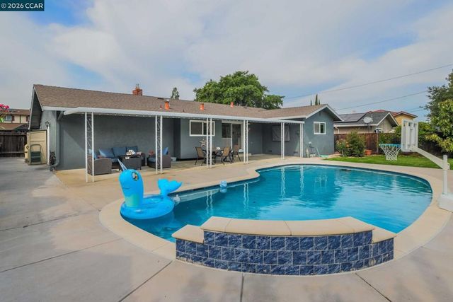 5187 Greenmeadow Dr, Concord, CA 94521