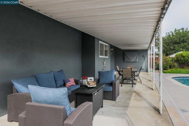 5187 Greenmeadow Dr, Concord, CA 94521