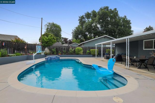 5187 Greenmeadow Dr, Concord, CA 94521