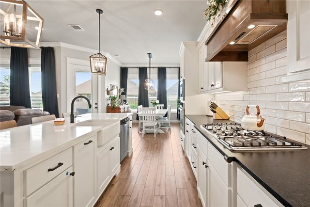 4206 Lismore Lane, College Station, TX 77845