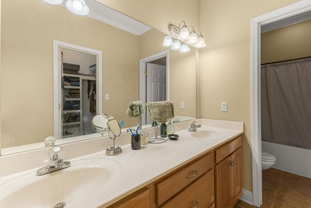 7 Oxford Dr., Hattiesburg, MS 39402