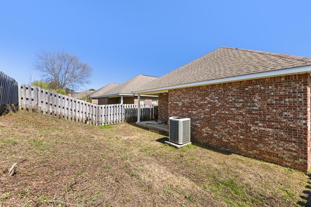 7 Oxford Dr., Hattiesburg, MS 39402