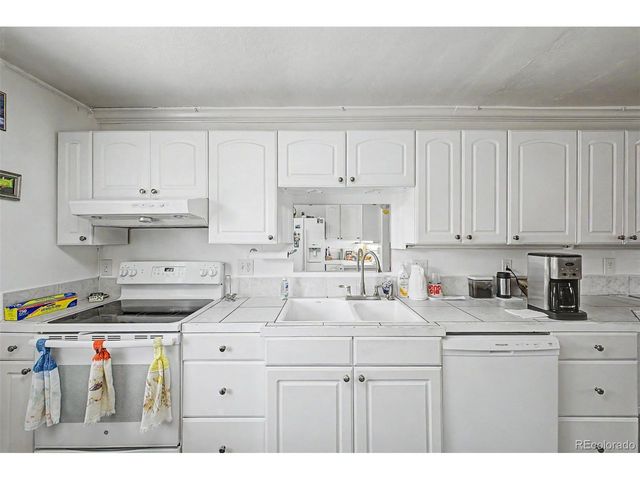 7260 W Mississippi Ave, Lakewood, CO 80226
