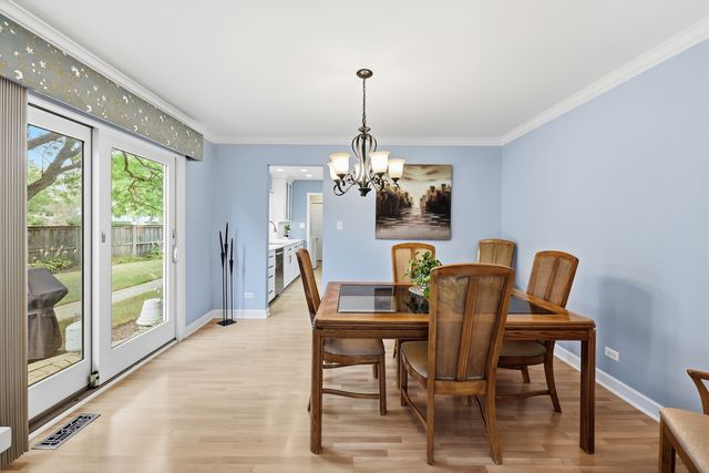 9 Dartford Lane, Schaumburg, IL 60194