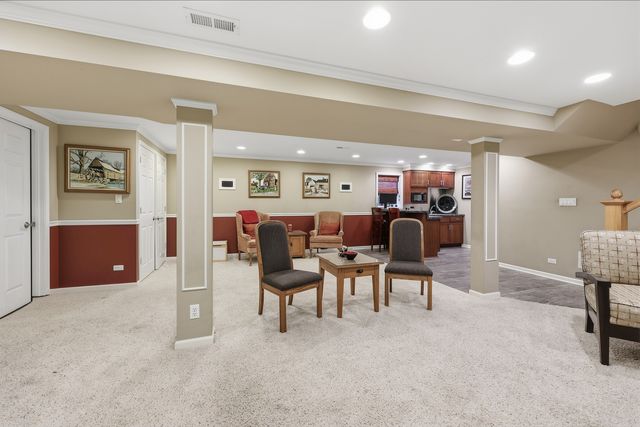 9 Dartford Lane, Schaumburg, IL 60194
