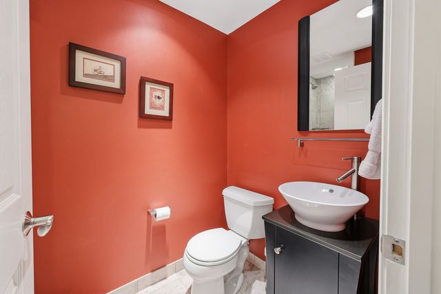 9 Dartford Lane, Schaumburg, IL 60194