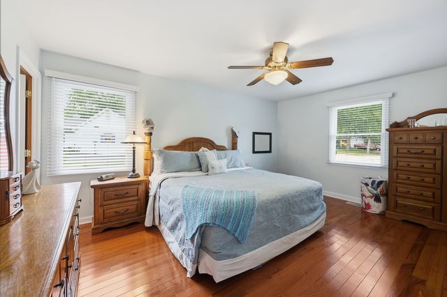9 Dartford Lane, Schaumburg, IL 60194