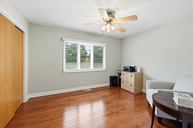 9 Dartford Lane, Schaumburg, IL 60194