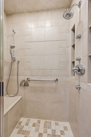 9 Dartford Lane, Schaumburg, IL 60194