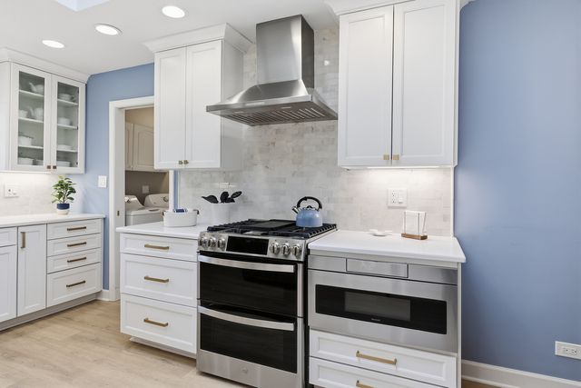 9 Dartford Lane, Schaumburg, IL 60194