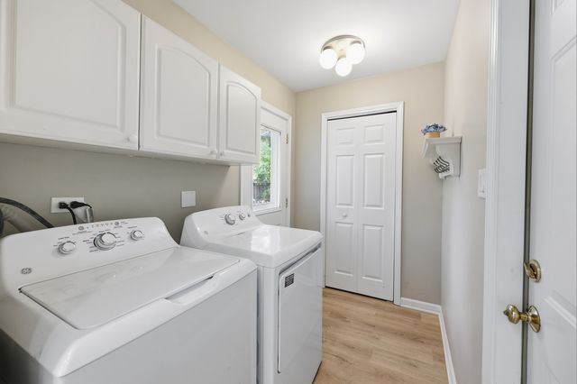 9 Dartford Lane, Schaumburg, IL 60194