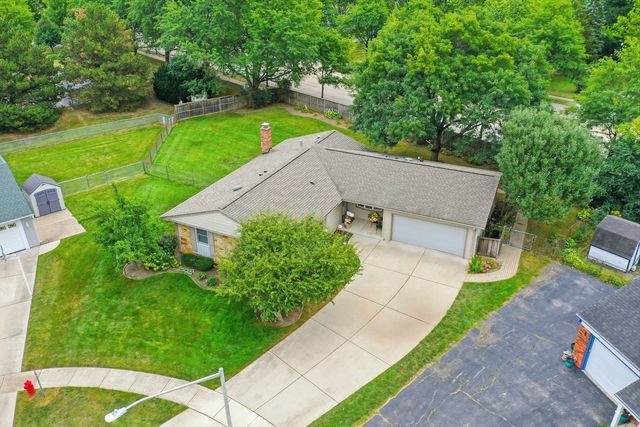 9 Dartford Lane, Schaumburg, IL 60194