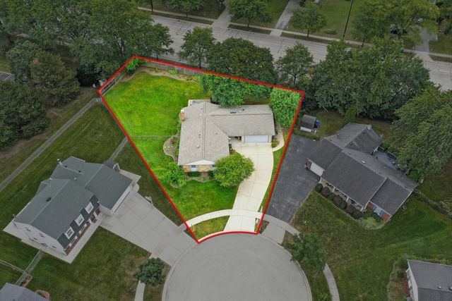 9 Dartford Lane, Schaumburg, IL 60194