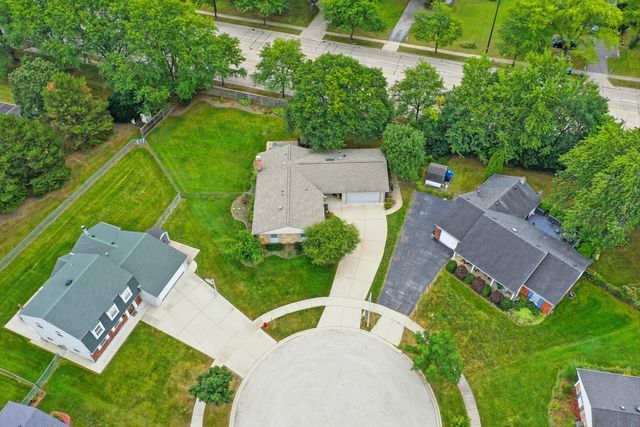9 Dartford Lane, Schaumburg, IL 60194