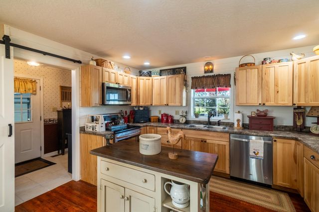 7882 Glaze Road, NE, New Holland, OH 43145