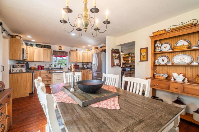7882 Glaze Road, NE, New Holland, OH 43145