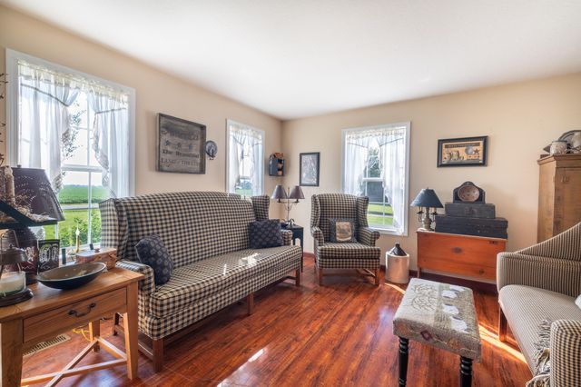 7882 Glaze Road, NE, New Holland, OH 43145