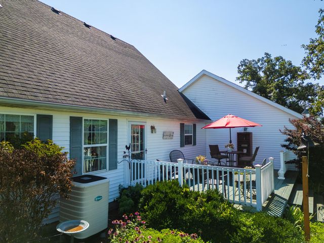 7882 Glaze Road, NE, New Holland, OH 43145