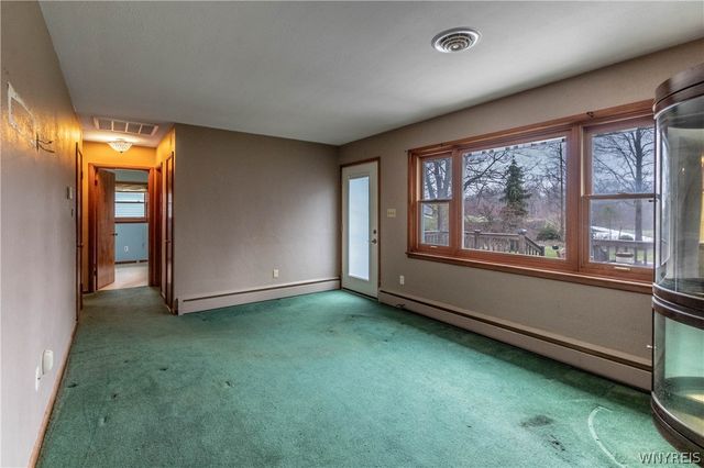 7529 Valley Circle Lane, Boston, NY 14075