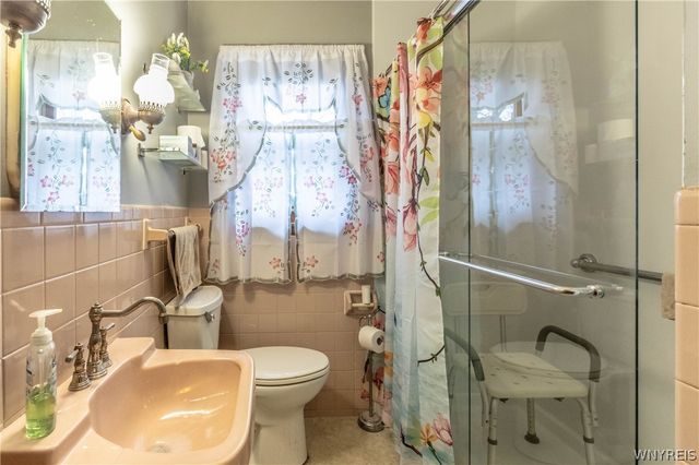 7529 Valley Circle Lane, Boston, NY 14075