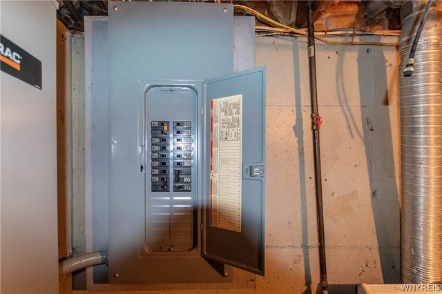 7529 Valley Circle Lane, Boston, NY 14075